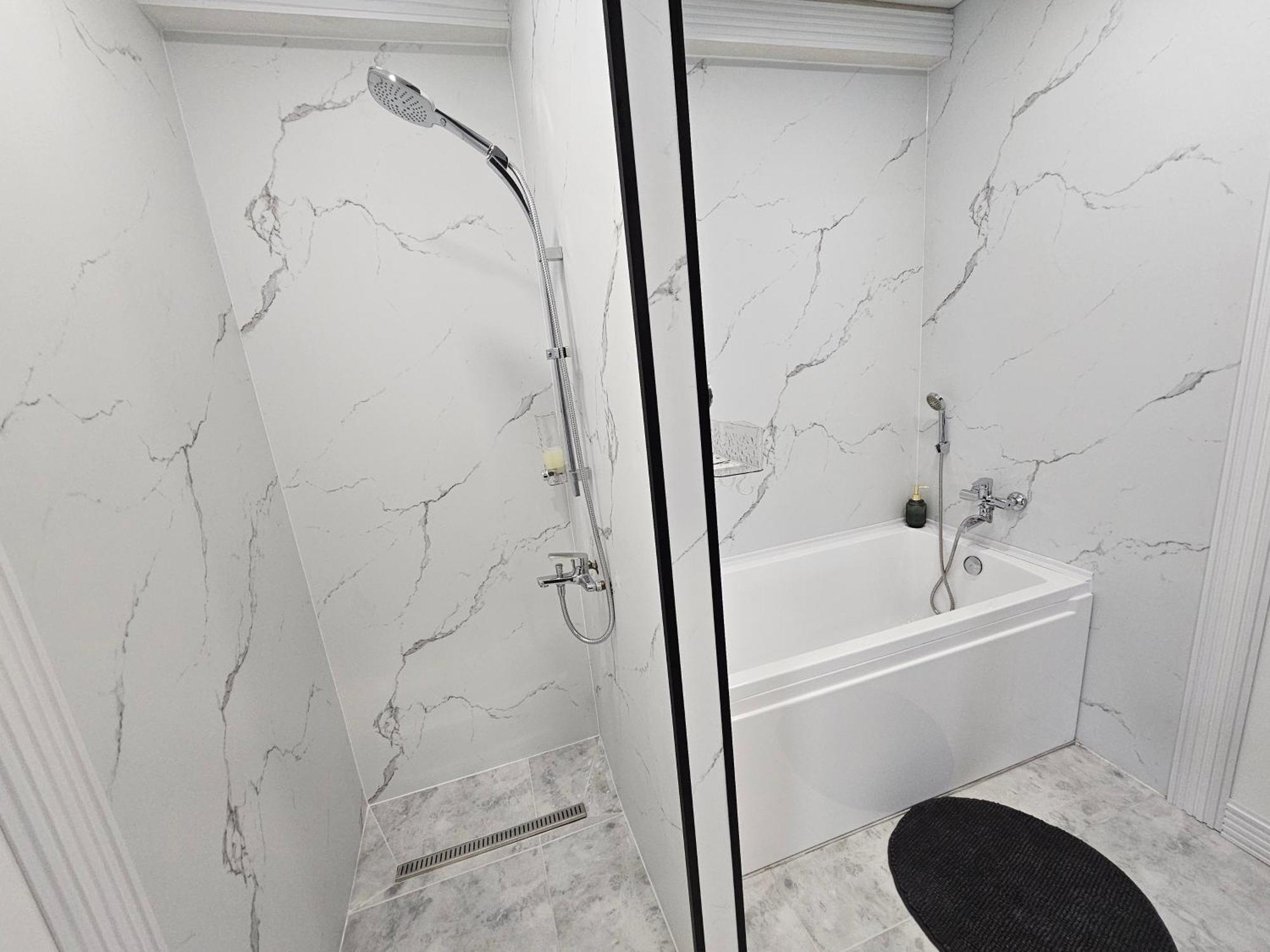 Apartament With Terras キシナウ エクステリア 写真