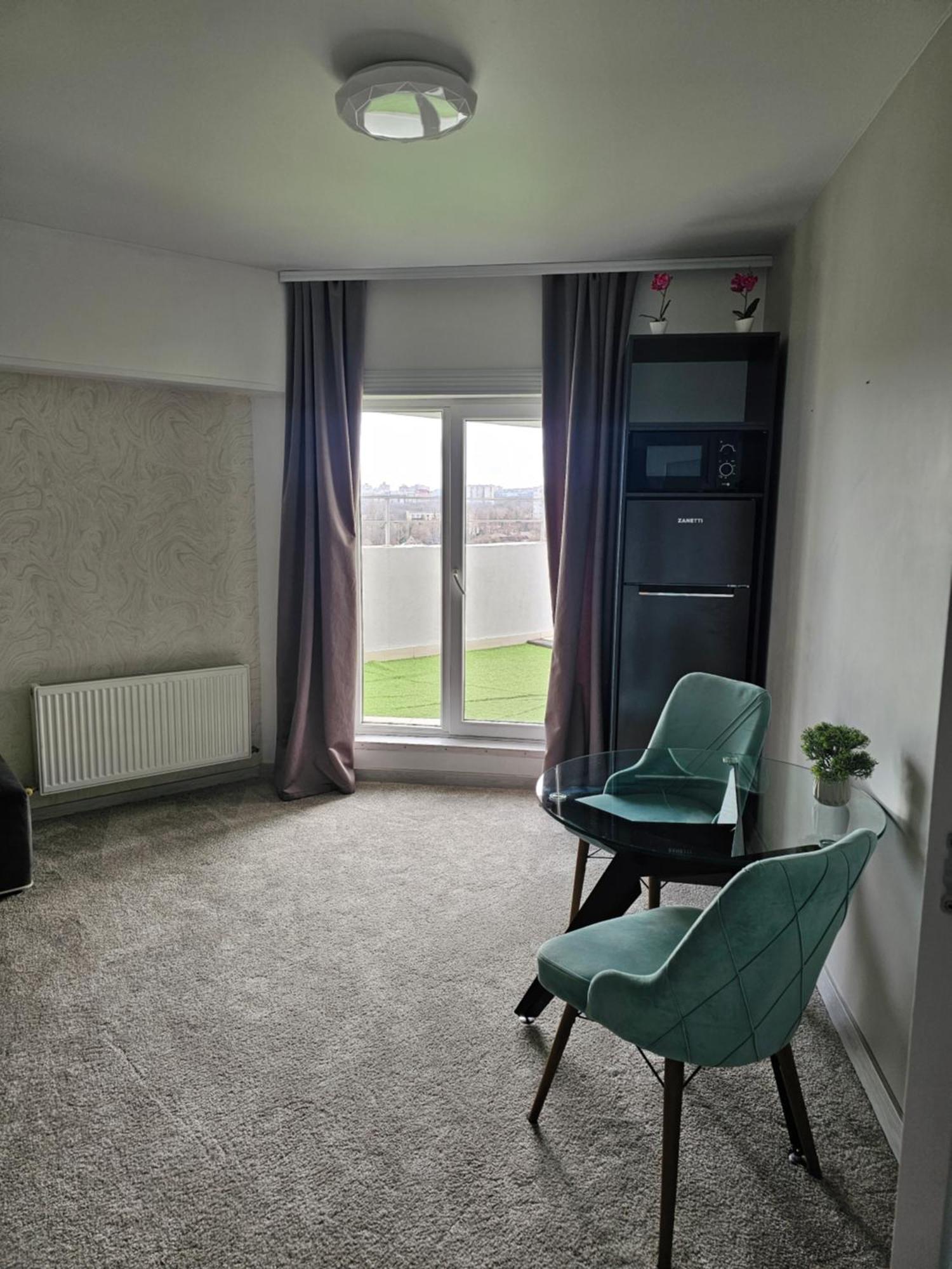 Apartament With Terras キシナウ エクステリア 写真
